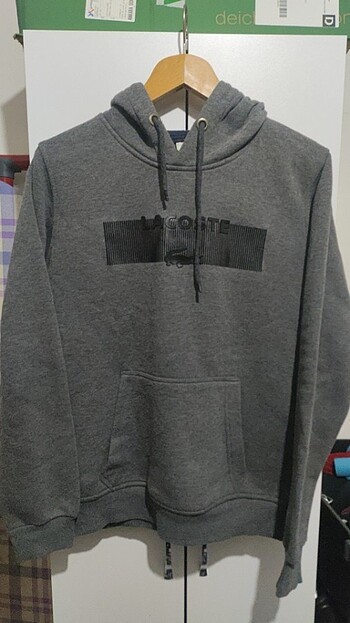 Lacoste Sweatshirt