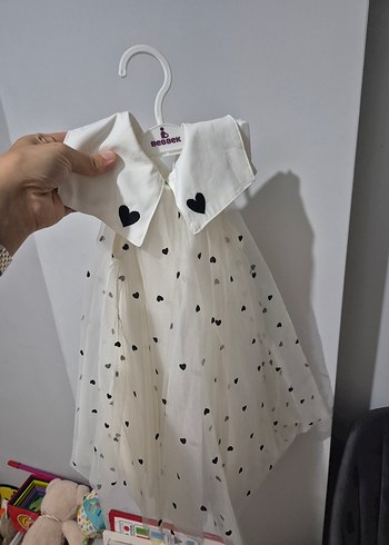 Kız Çocuk Beyaz Kalp Desenli Fırfırlı Elbise
