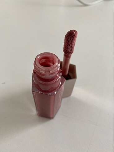 Beden FENTY BEAUTY gloss bomb universal lip luminizer dudak parlatıcıs