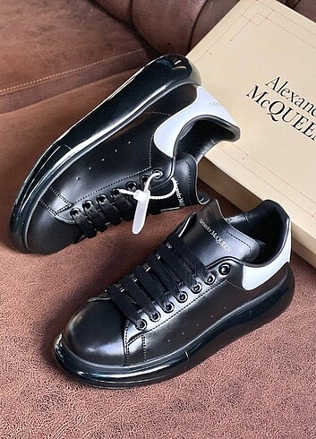 Alexander McQueen 