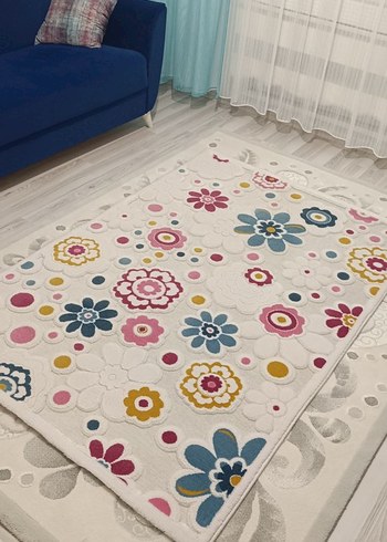 Çiçek Desenli Çok Renkli Kilim