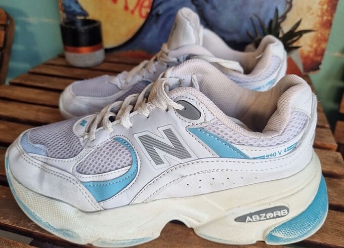 37 Beden beyaz Renk Orijinal New Balance