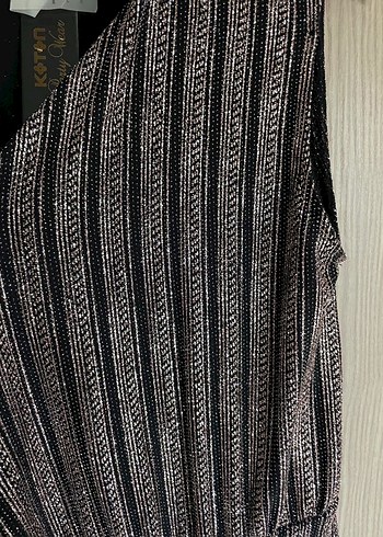 Koton vatkalı pullu bluz - Görsel 6