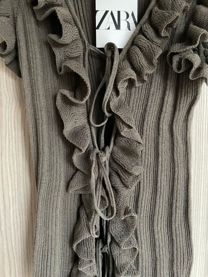 Zara Fırfırlı fiyonklu triko top - Görsel 4