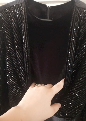 Uzun Kollu Siyah İşlemeli Abiye Elbise - Görsel 3