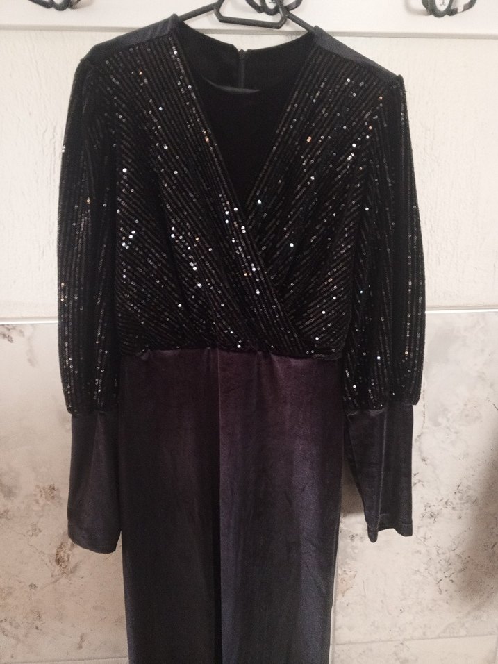 Uzun Kollu Siyah İşlemeli Abiye Elbise - Görsel 5