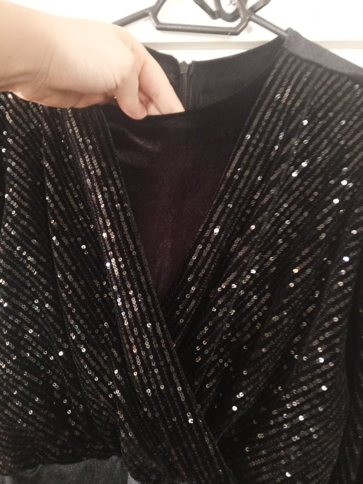 Uzun Kollu Siyah İşlemeli Abiye Elbise - Görsel 2