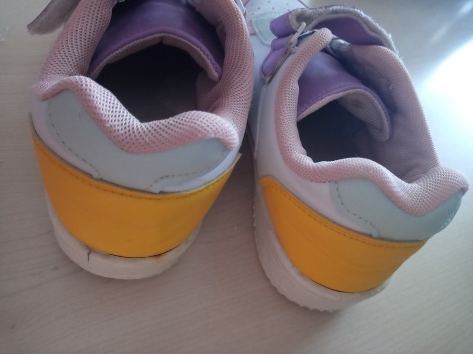 Kız Çocukları İçin Pembe Cırt Cırtlı Spor Ayakkabı - Görsel 2