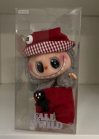 Kırmızı Şapkalı Gri Labubu Peluş Oyuncak