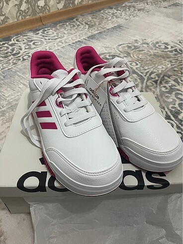 37,5 Beden Adidas sıfır ayakkabı