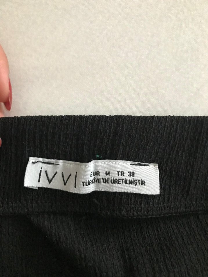 Siyah Kısa Kollu Fitilli Crop Top - Görsel 2