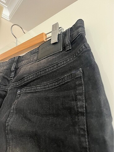 38 Beden siyah Renk Pull and Bear siyah kot şort