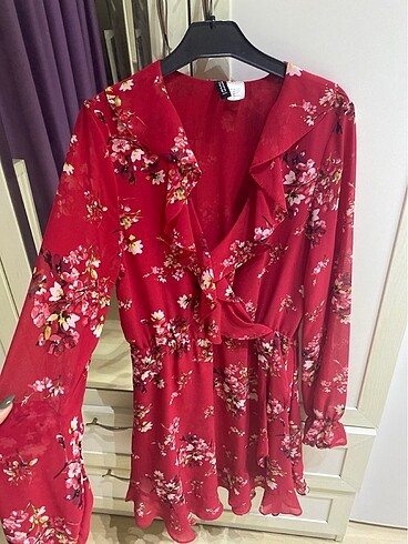 36 Beden kırmızı Renk H&m Çiçekli mini elbise
