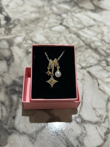 Beden altın Renk Çelik Takı Gold Luis Charm Kolye