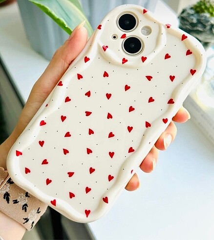 İphone 13 ve 14 Uyumlu Kırmızı Kalpler Baskı Desenli Silikon Kıl - Görsel 5