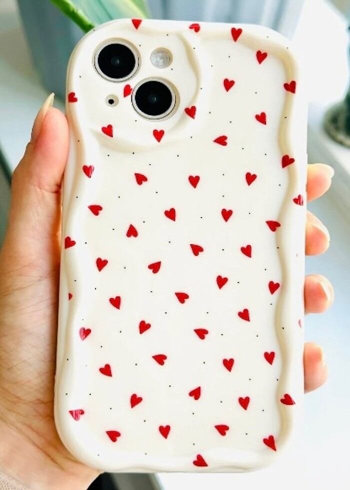 İphone 13 ve 14 Uyumlu Kırmızı Kalpler Baskı Desenli Silikon Kıl - Görsel 4