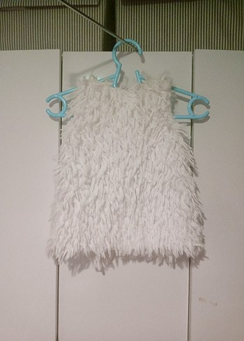 Beyaz Kürklü Kız Çocuk Yeleği - Görsel 2