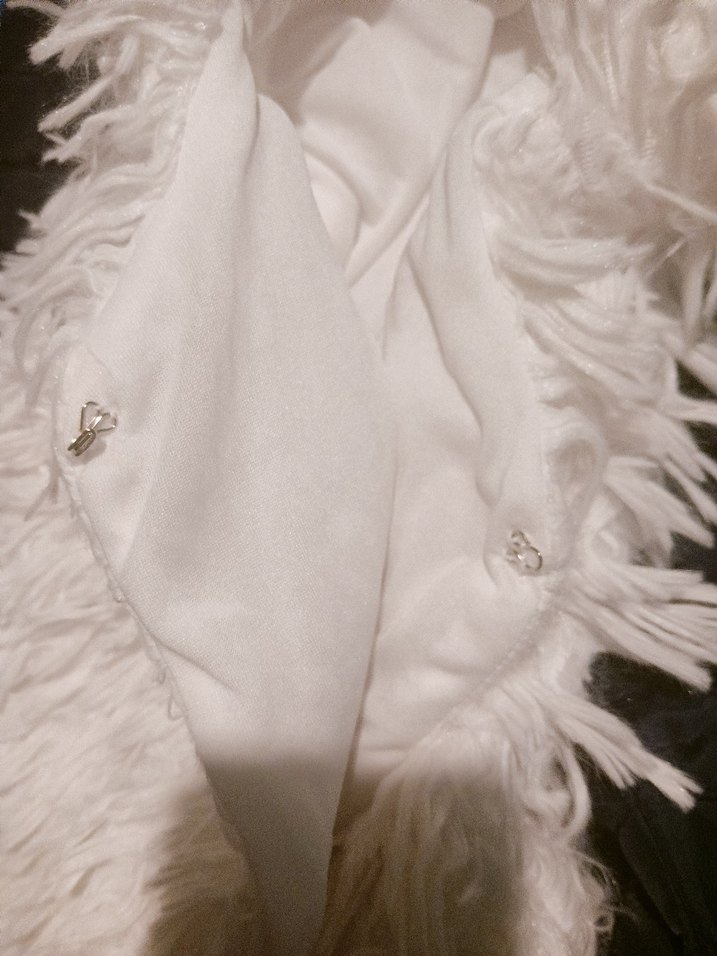 Beyaz Kürklü Kız Çocuk Yeleği - Görsel 3