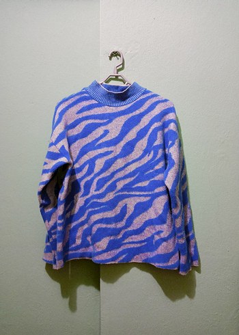 Mavi Zebra Desenli Boğazlı Kazak - Görsel 2