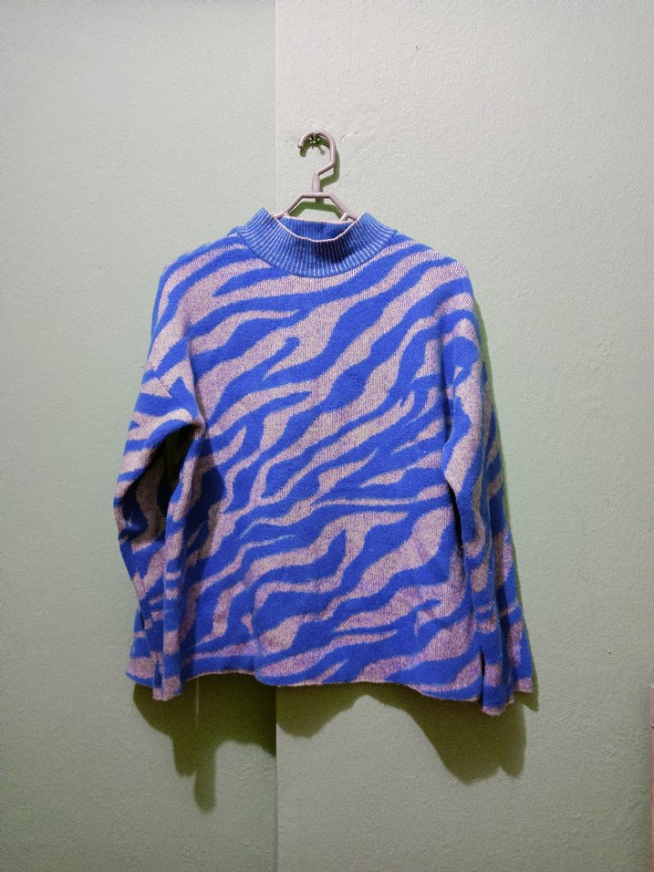 Mavi Zebra Desenli Boğazlı Kazak - Görsel 2