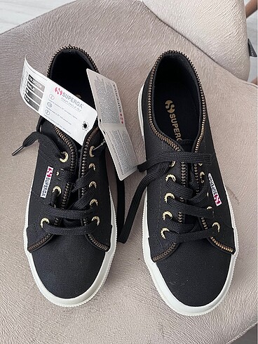 37 Beden Superga ayakkabı