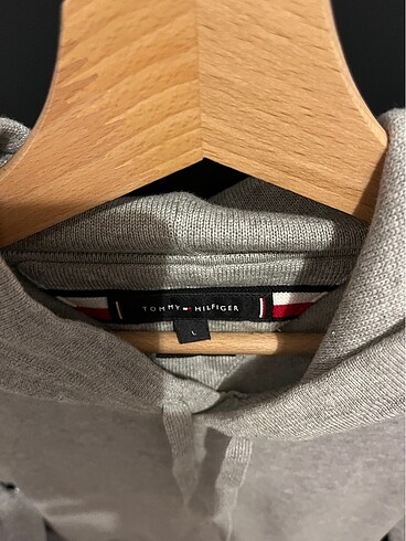 l Beden Tommy hilfiger sweatshirt