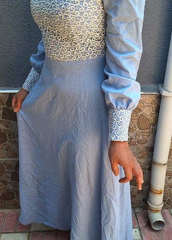 Uzun Kollu Mavi İşlemeli Uzun Elbise - Görsel 10