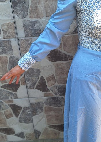 Uzun Kollu Mavi İşlemeli Uzun Elbise - Görsel 8