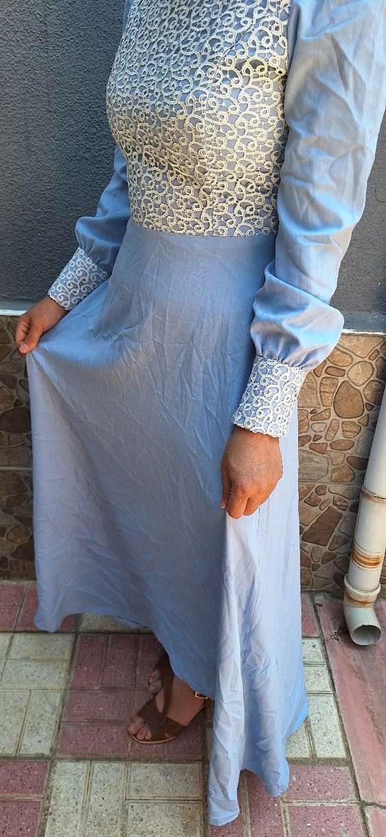 Drapeli Nakışlı Mavi Uzun Elbise - Görsel 5