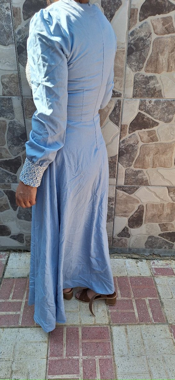 Drapeli Nakışlı Mavi Uzun Elbise - Görsel 2