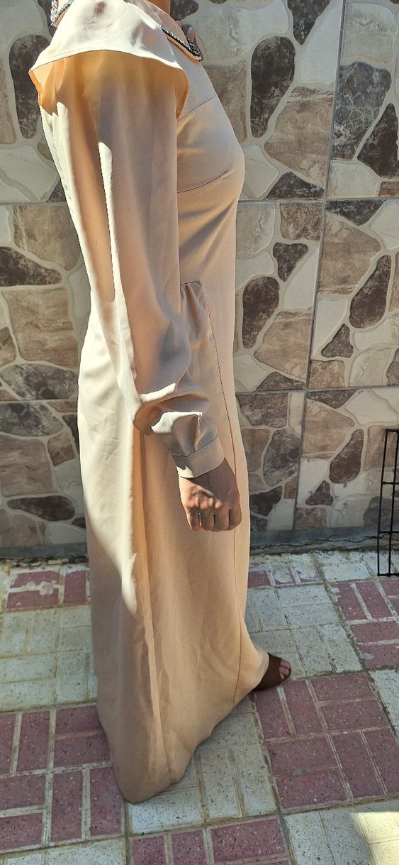 Uzun Bej İşlemeli Payetli Kadın Kolye - Görsel 3