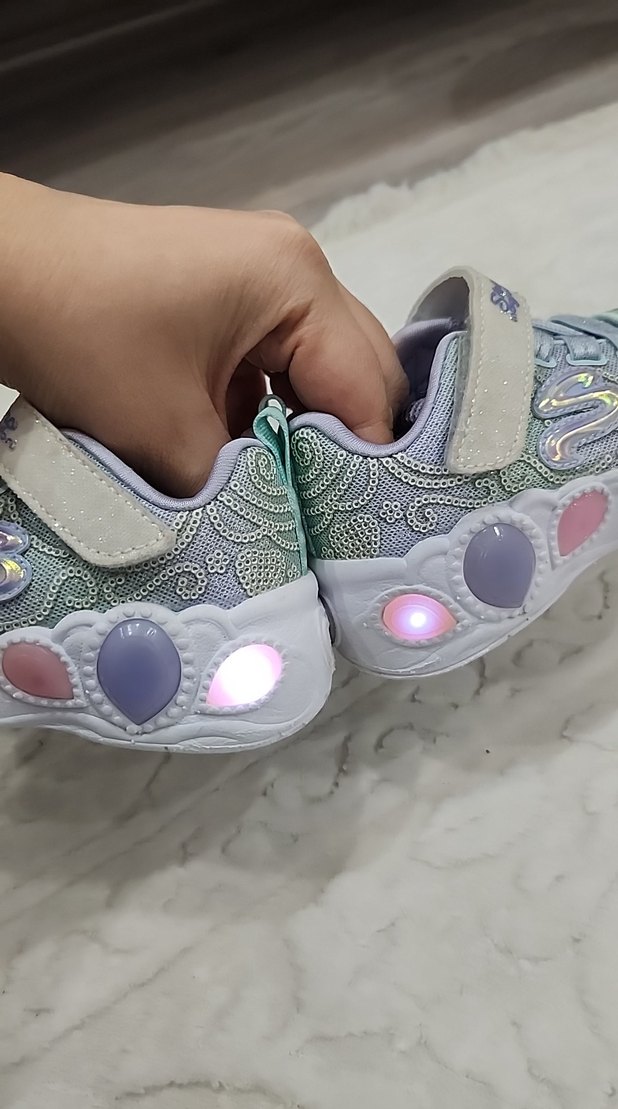 Skechers Çocuk Işıklı Çok Renkli Bağcıklı Spor Ayakkabı - Görsel 4