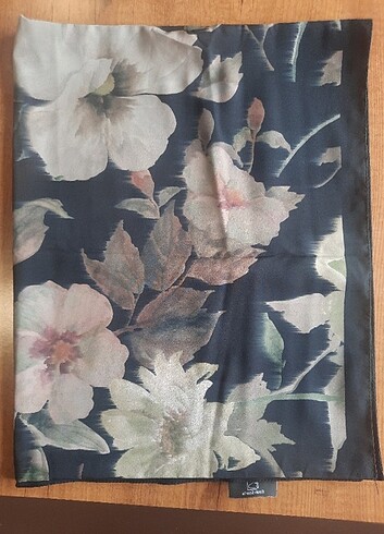 H&M Freshscarfs sal