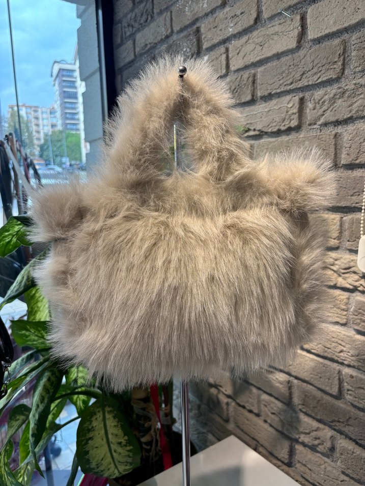 Siyah Kürklü Kadın Çanta - Görsel 3