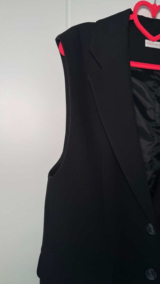 Yeni Düğmeli Siyah Kadın Yelek Beyyoğlu - Görsel 4