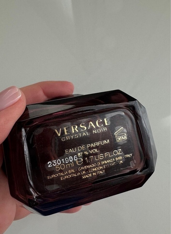 Versace Crystal Noir Kadın Parfümü - Görsel 2