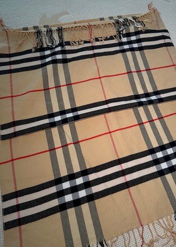 Kadın Bej Pileli Sokak Stili Şal - Görsel 4