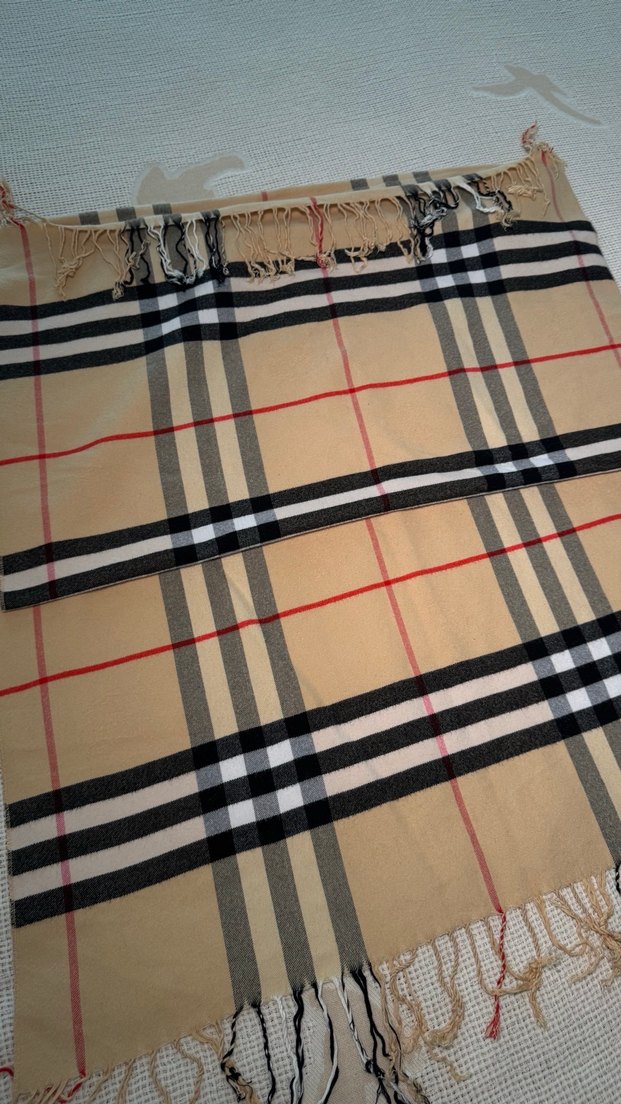 Kadın Bej Pileli Sokak Stili Şal - Görsel 4