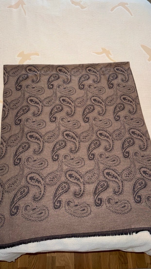 Kahverengi Dökümlü Kadın Şal - Görsel 2