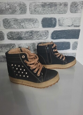 Crazy8 Kız çoçuk bot 31 numara