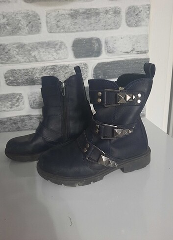 Diğer Bot kız çoçuk