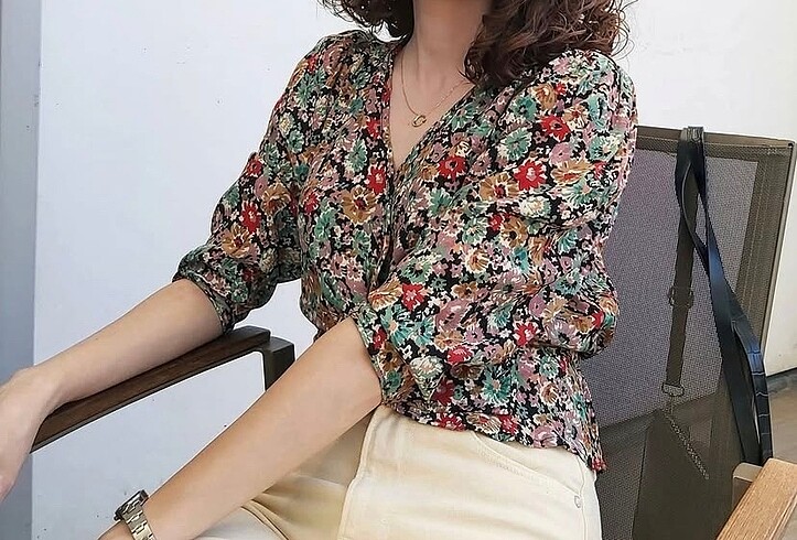 xs Beden çeşitli Renk Orijinal pull&bear çiçekli bluz
