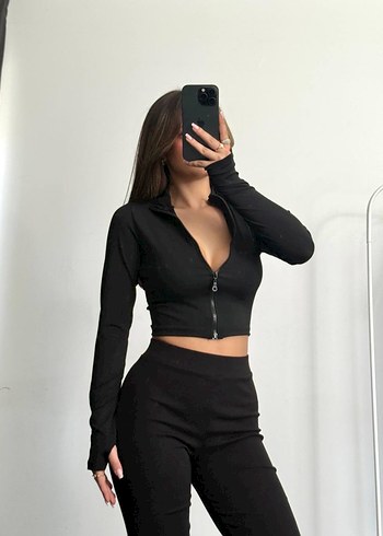 Oysho Siyah Fermuarlı Crop Top, Uzun Kollu