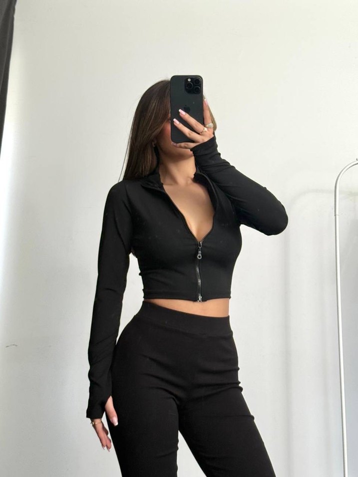Siyah Fermuarlı Uzun Kollu Crop Üst - Görsel 3
