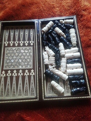 Sağlam eksik yok satranç takımı