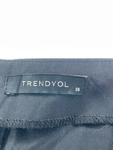 36 Beden siyah Renk Trendyol & Milla Bluz %70 İndirimli.