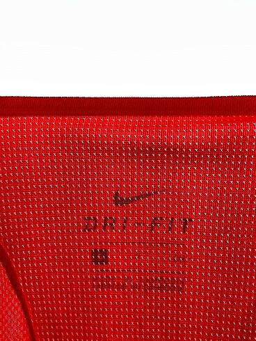 s Beden çeşitli Renk Nike T-shirt %70 İndirimli.