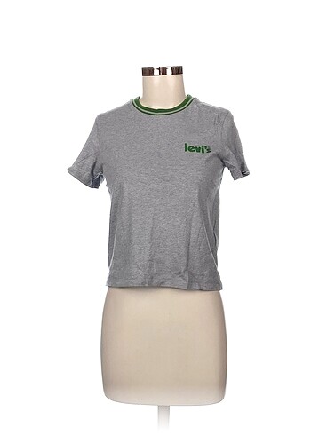 Levis T-shirt %70 İndirimli.