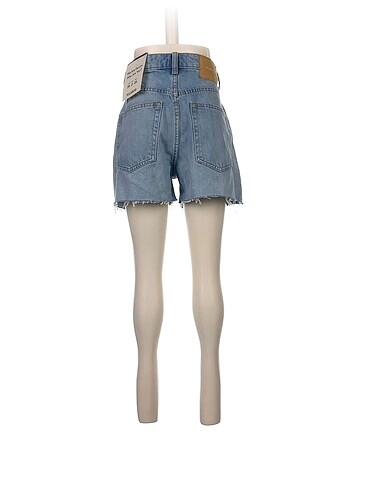 34 Beden Pull and Bear Mini Şort %70 İndirimli.