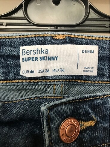 46 Beden lacivert Renk Bershka süper sknny